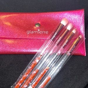 Glamierre makeup brushes and bag🩷